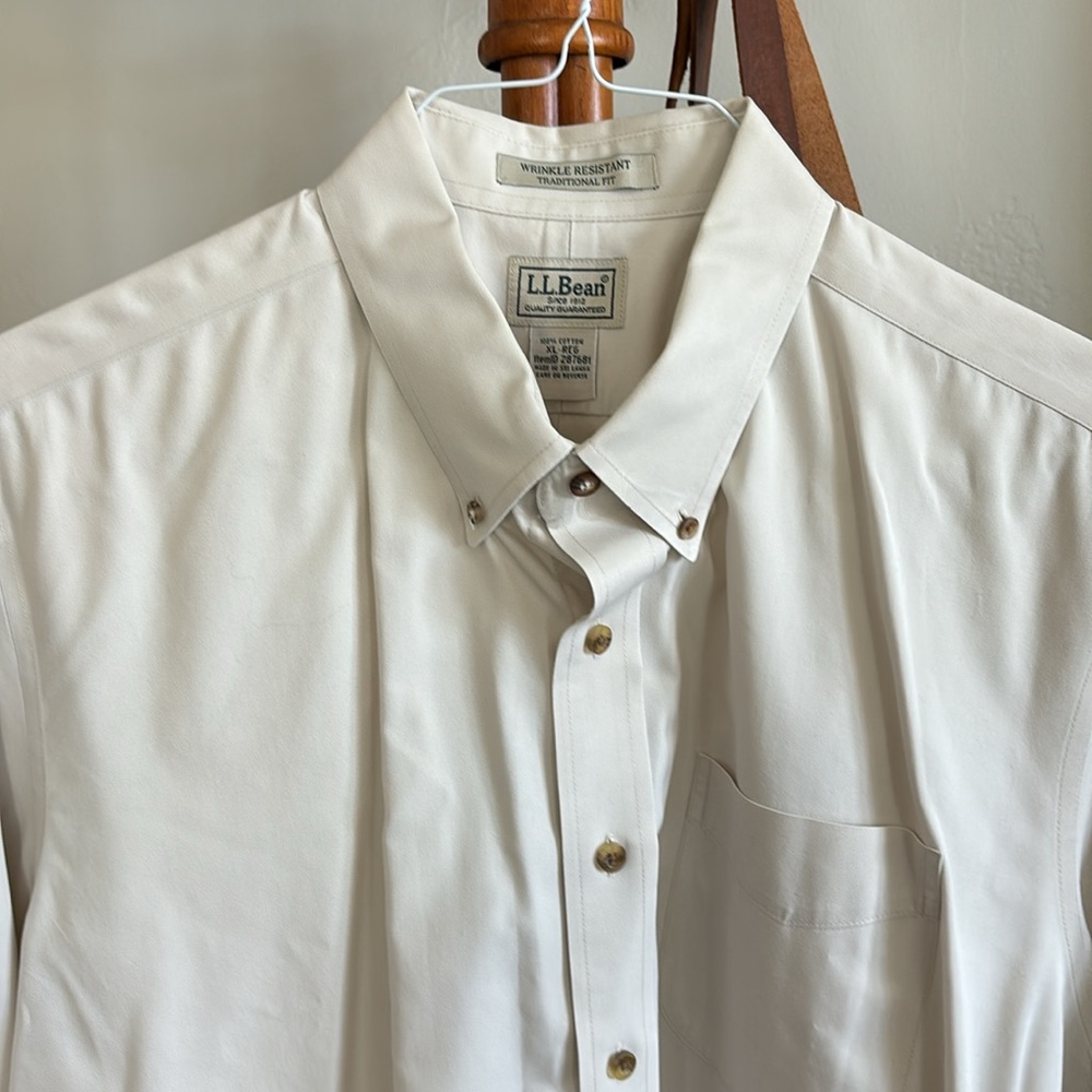 L.L. Bean button-down, short sleeve shirt (XL) wrinkle resistant EUC